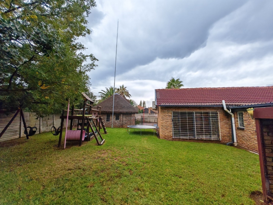  Bedroom Property for Sale in Pellissier Free State